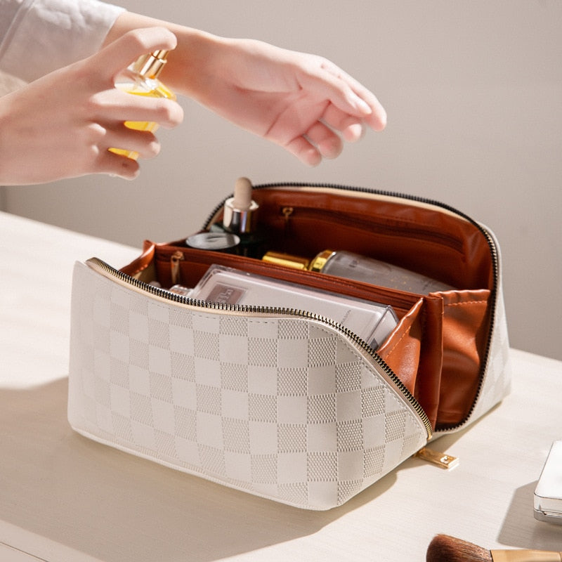 Trousse de maquillage de luxe Velvoria pour les voyages et la maison | Avec compartiments et cuir PU | Résistante à l'eau et polyvalente