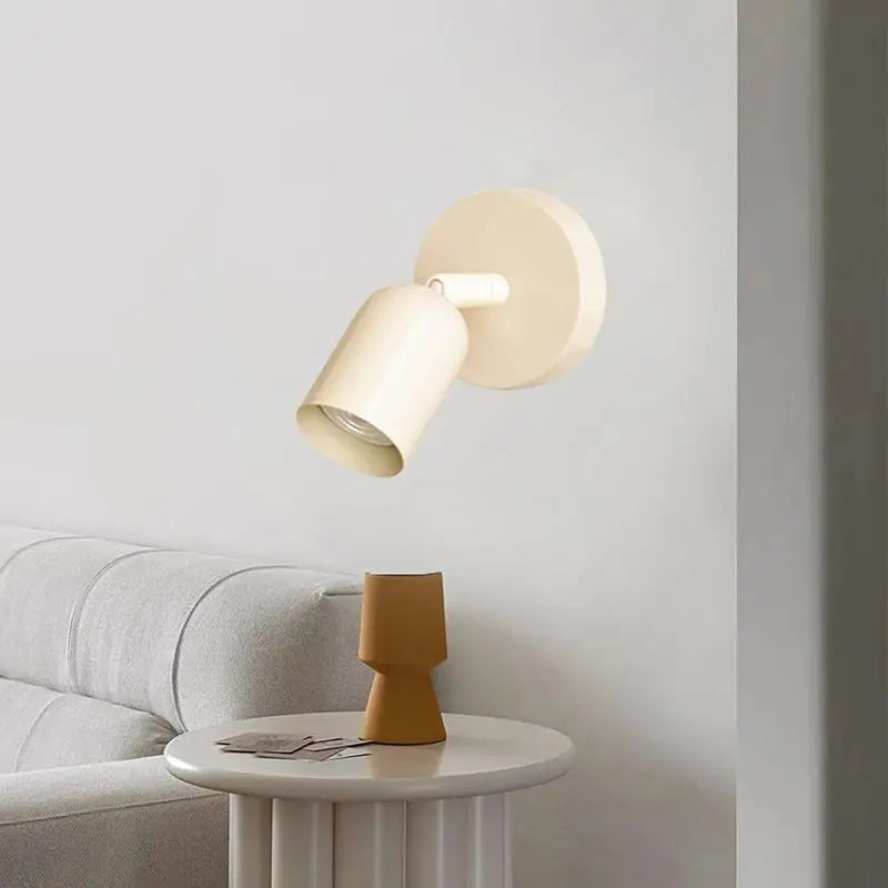 Lampe murale Macaron au design élégant offrant un éclairage d'ambiance