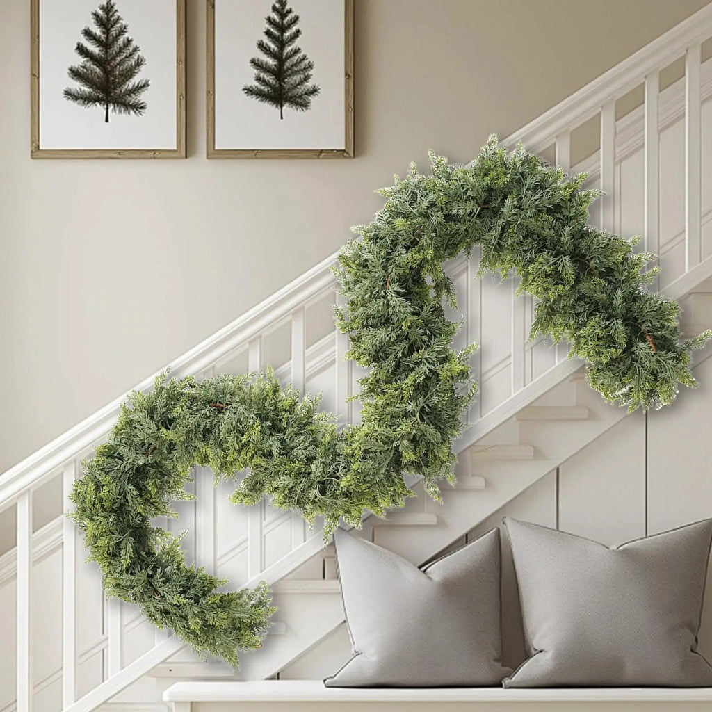 Guirlande de Noël Branches Vertes de Cyprès Motif Hivernal Accent