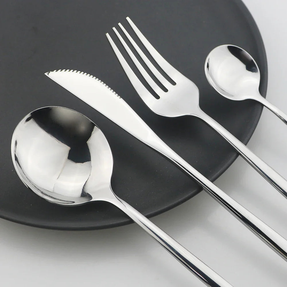 Ensemble de Couverts en Or Luxe - Pour une Mise en Table Élégante