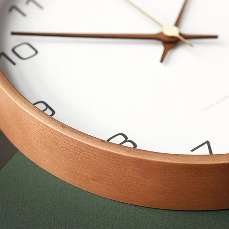Horloge murale en bois et en verre