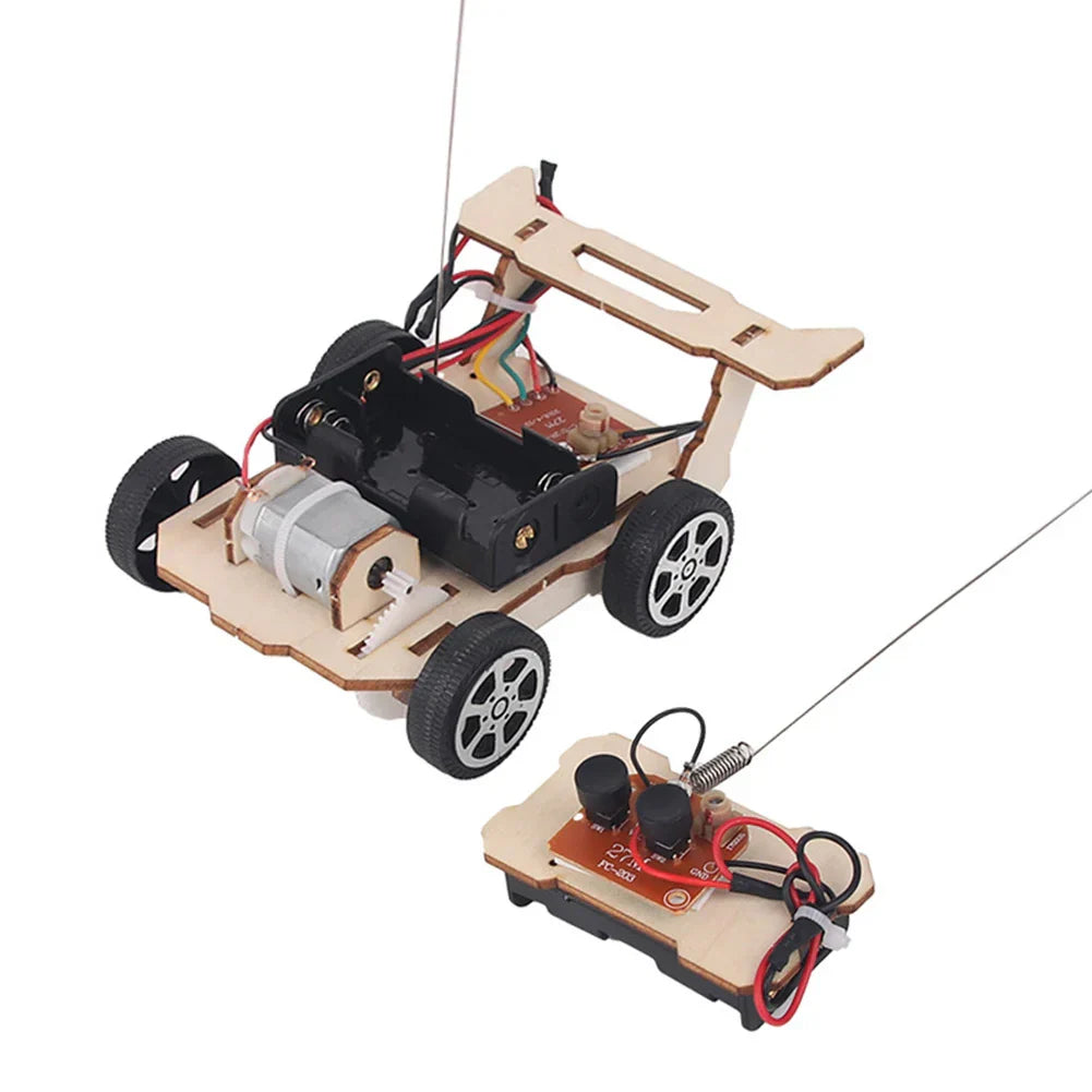 Bateau Éducatif en Bois DIY – Construisez Votre Propre Bateau Jouet Électrique