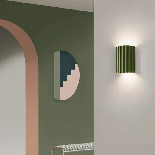 Applique Murale Moderne Striée - Élégante et Fonctionnelle
