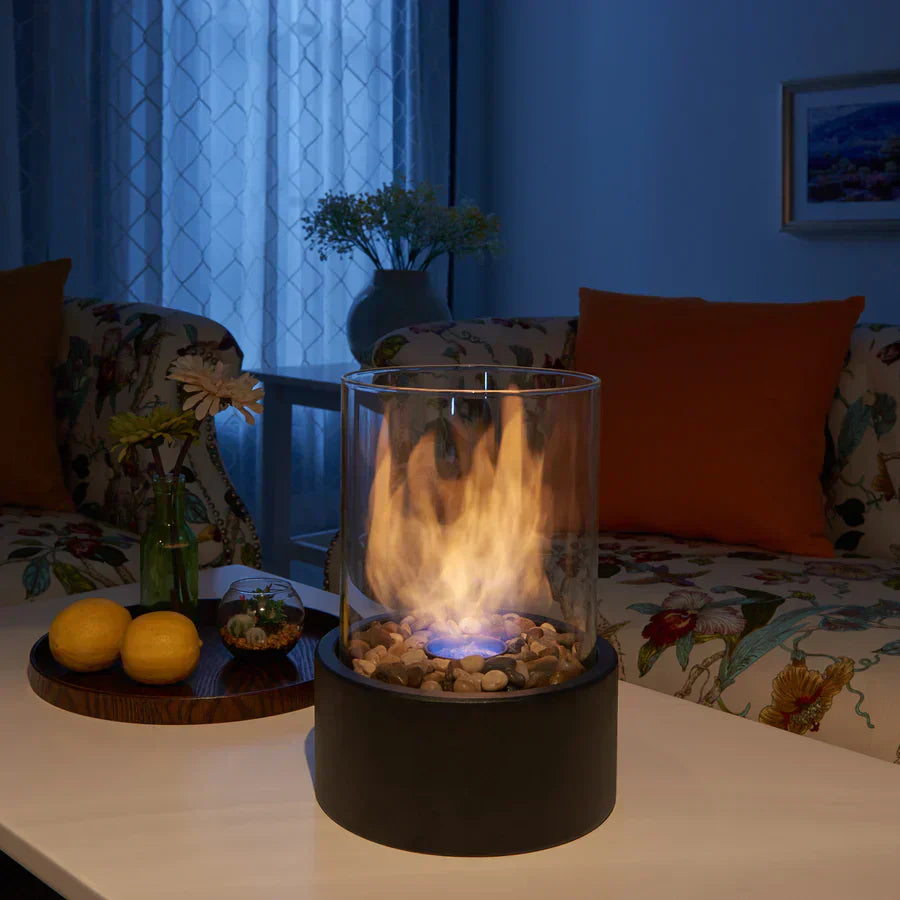 Chaleur sans odeur dans une élégante cheminée de table portable