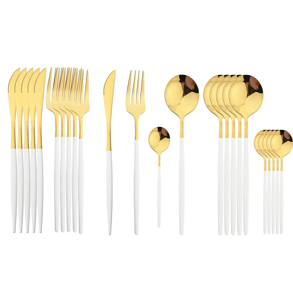 Ensemble de Couverts en Or Luxe - Pour une Mise en Table Élégante