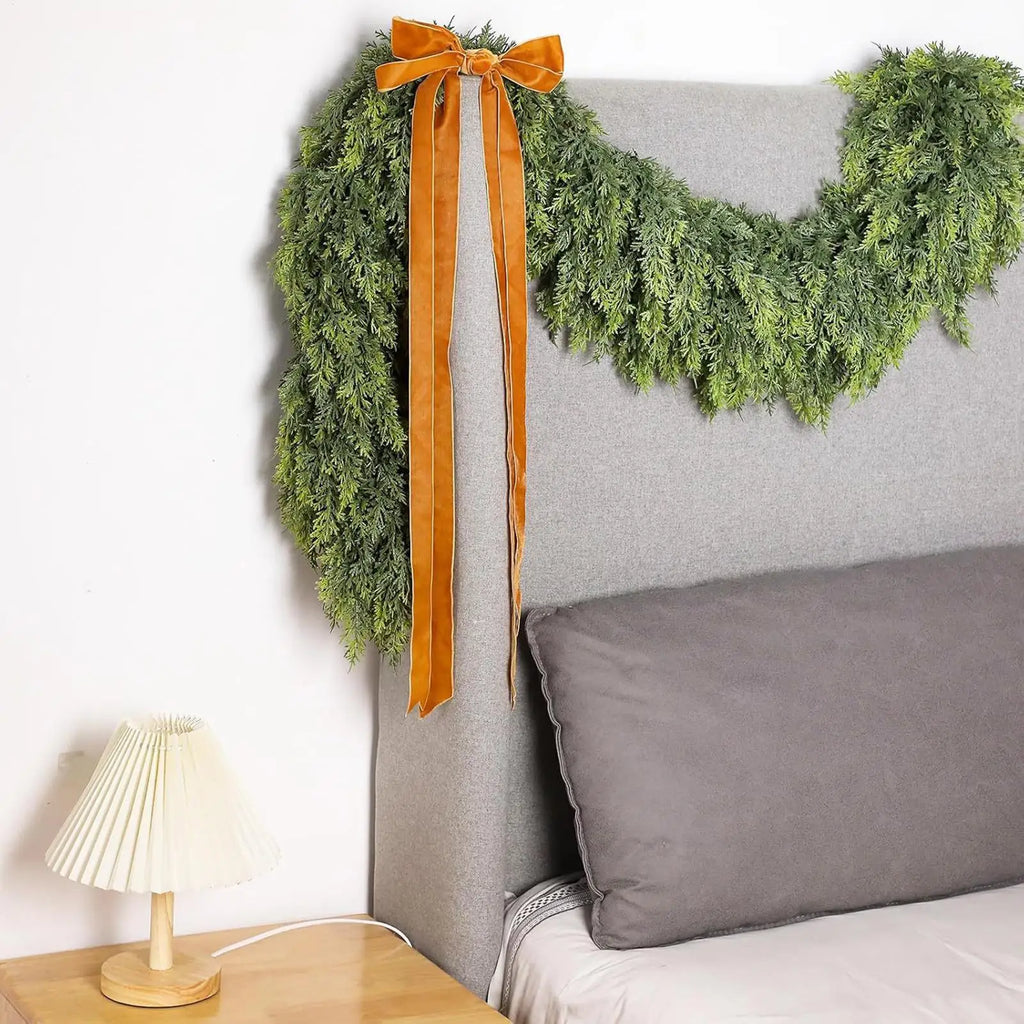 Guirlande de Noël Branches Vertes de Cyprès Motif Hivernal Accent