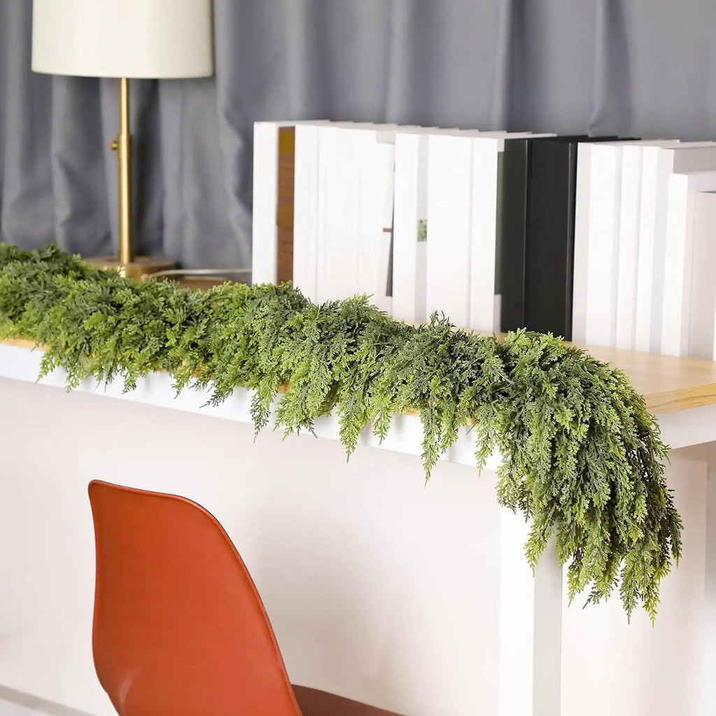 Guirlande de Noël Branches Vertes de Cyprès Motif Hivernal Accent