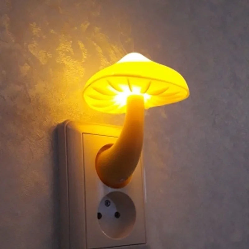 Lampe de nuit LED Lumipilz | Avec capteur crépusculaire | Jaune chaud & Économique | 8×10 cm