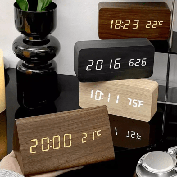 WOODSENSE – Montre en bois LED avec commande vocale pour une affichage du temps stylé