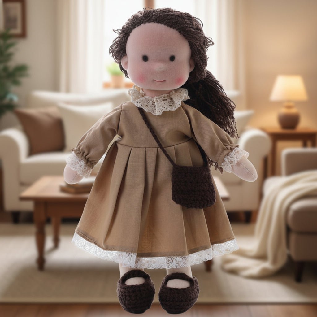 ELORA – Poupée Waldorf faite main en coton pour un jeu créatif
