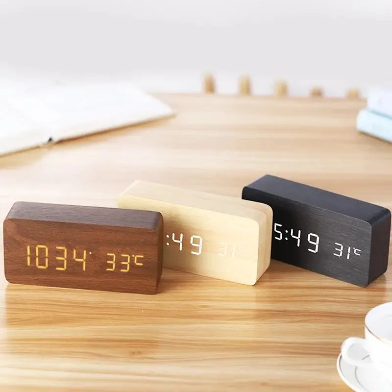 Skanto | Réveil numérique en bois | Écran LED | Design moderne | Silencieux | Écologique