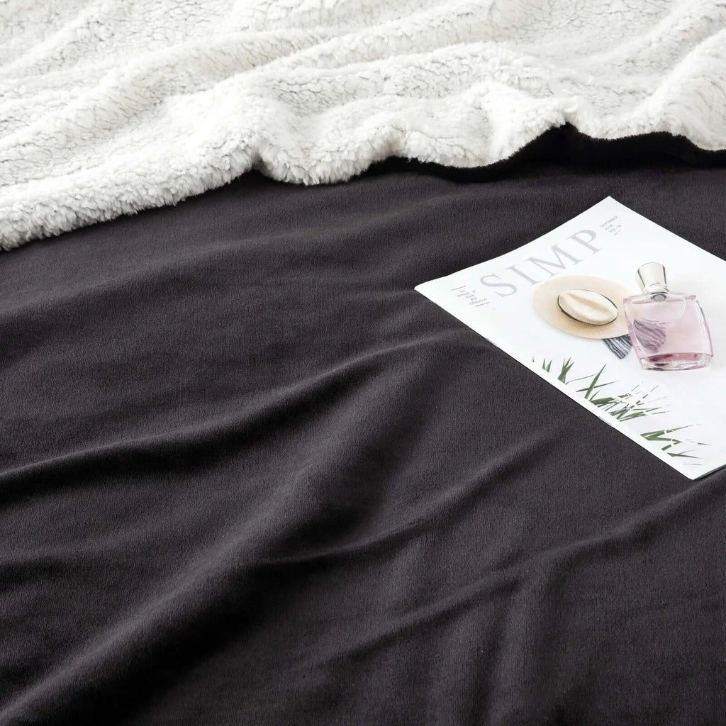 Couverture en sherpa réversible