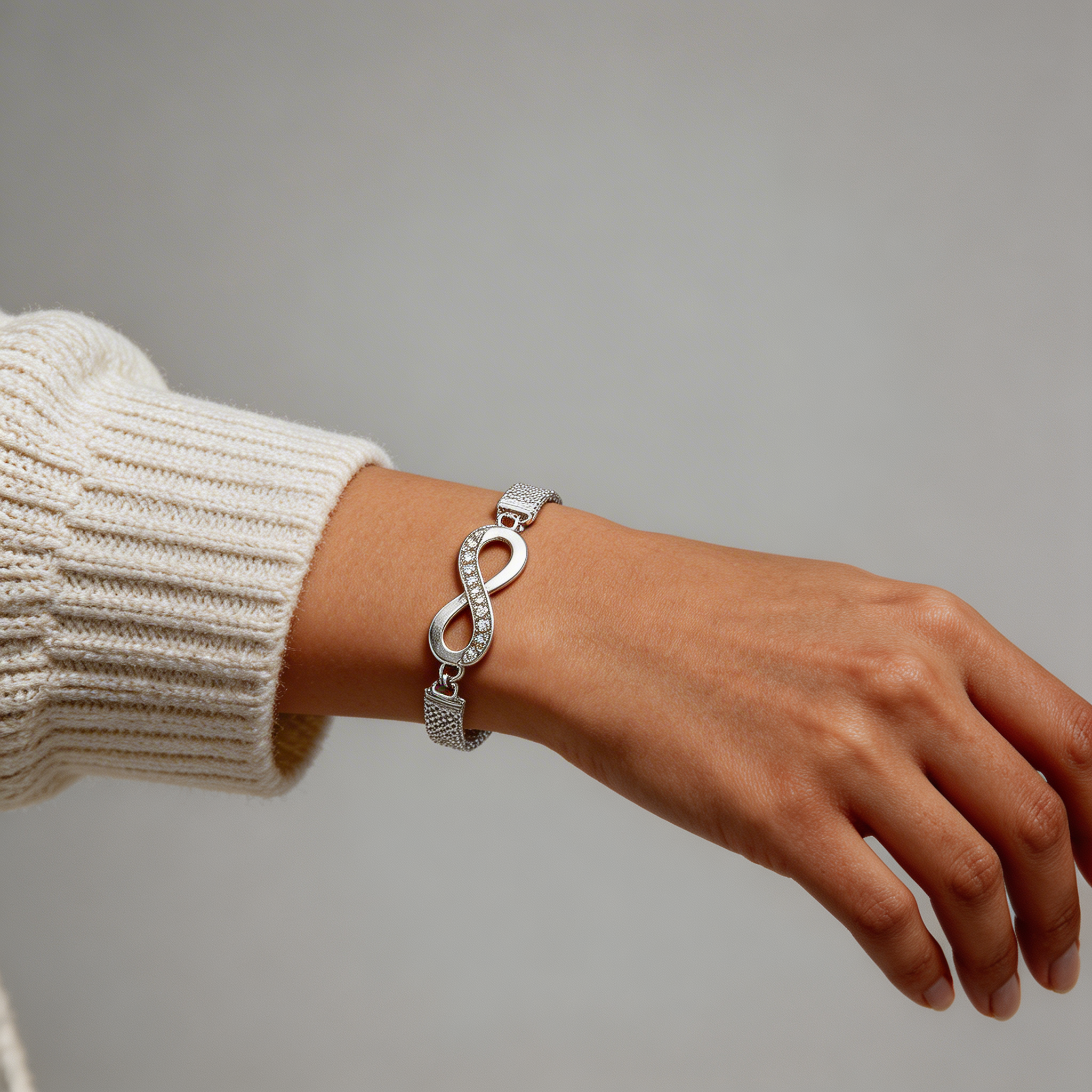Kelly - Bracelet à breloques Infini élégant