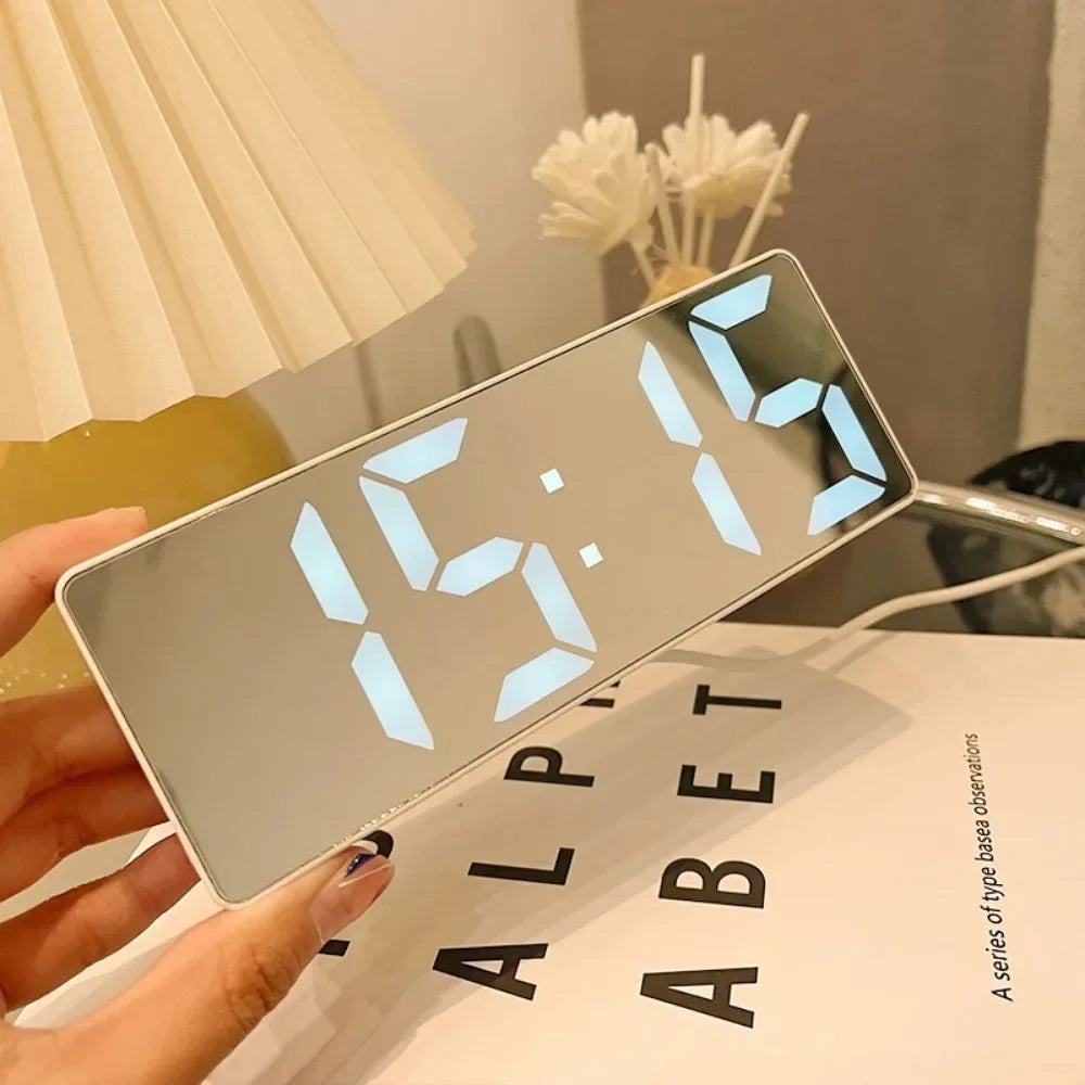 NovaClock - Réveil numérique avec affichage LED de l'heure et de la température pour la chambre