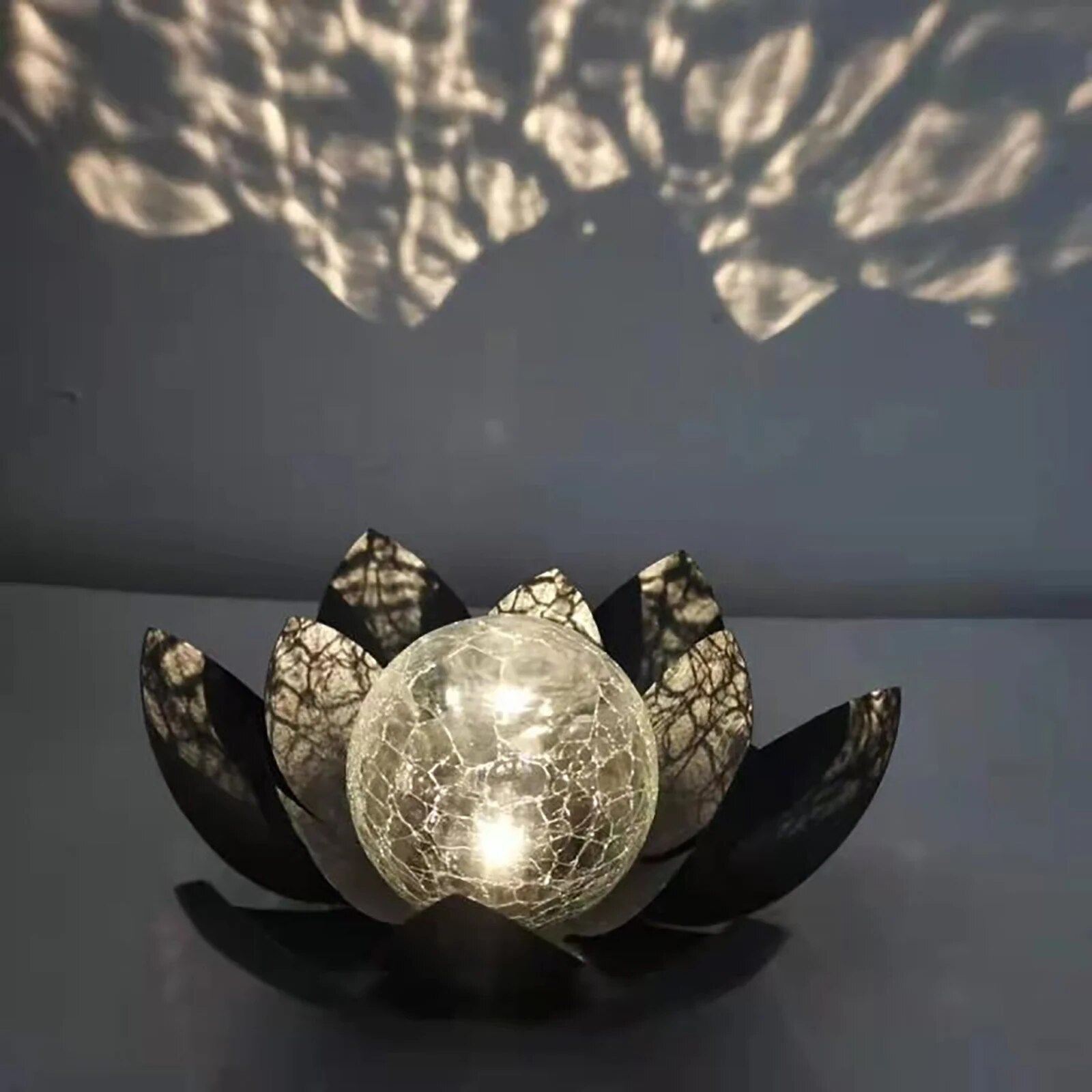 LOTUSRADIANCE – Lampe Lotus Solaire pour une Ambiance Extérieure Élégante