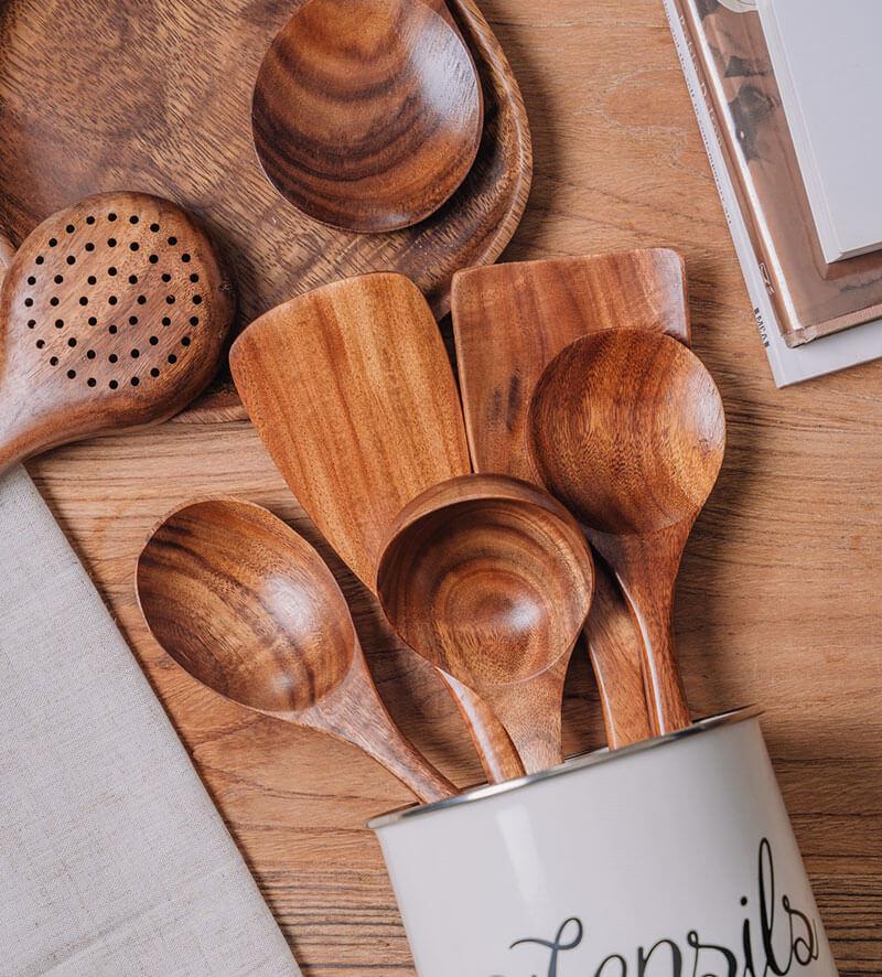 Ensemble de Cuisine en Bois Naturel – Cuisiner de Manière Durable et Élégante