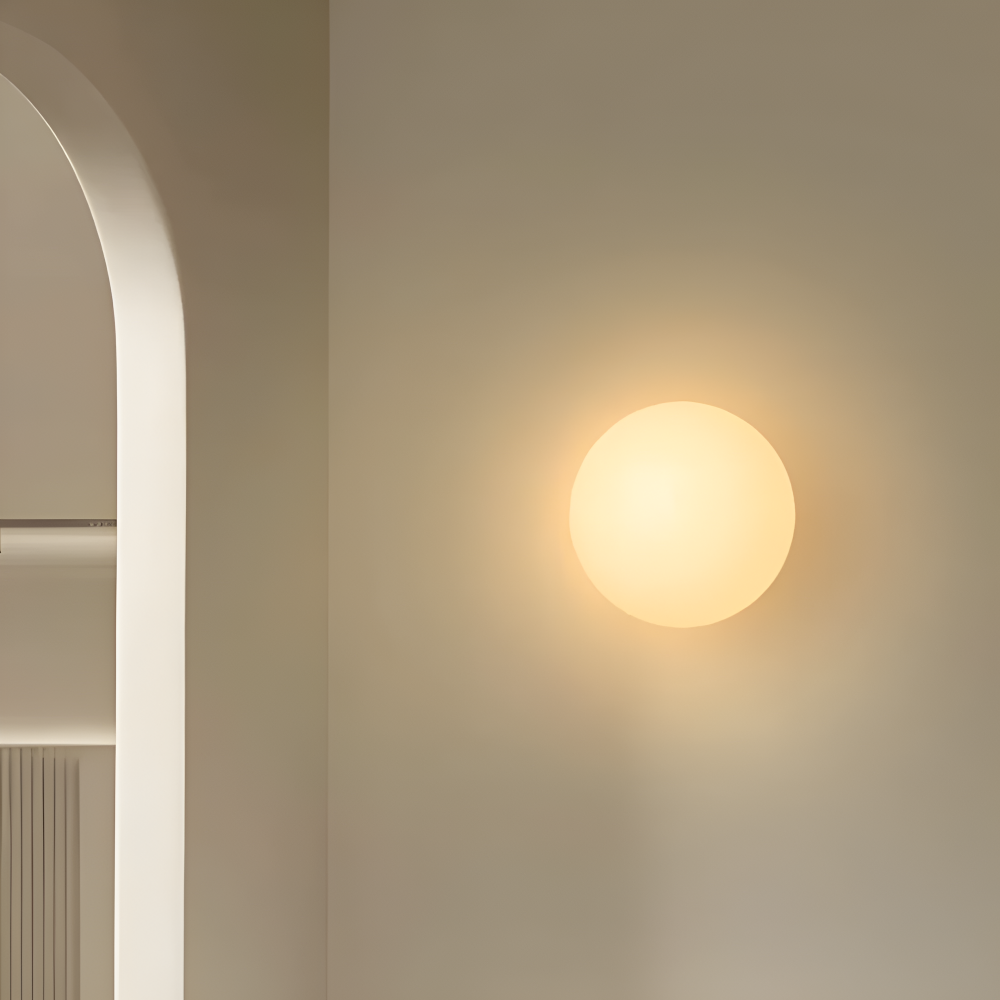 Applique murale ronde en verre blanc – lampe LED minimaliste avec lumière douce