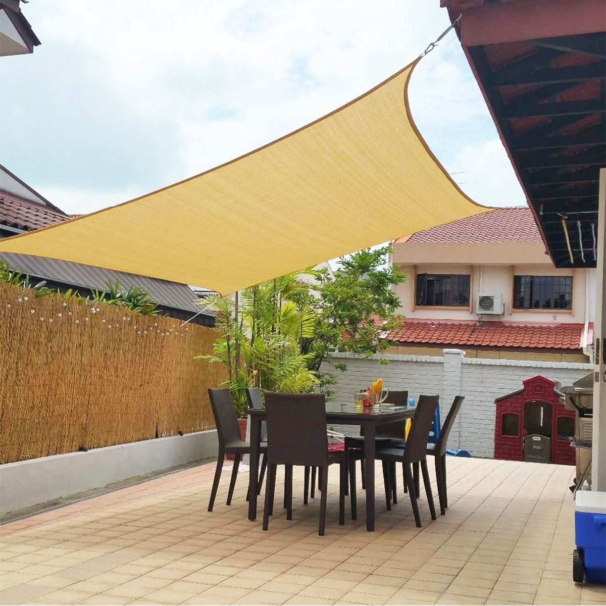 SOLARSHIELD - Auvent rétractable de protection UV pour espaces extérieurs
