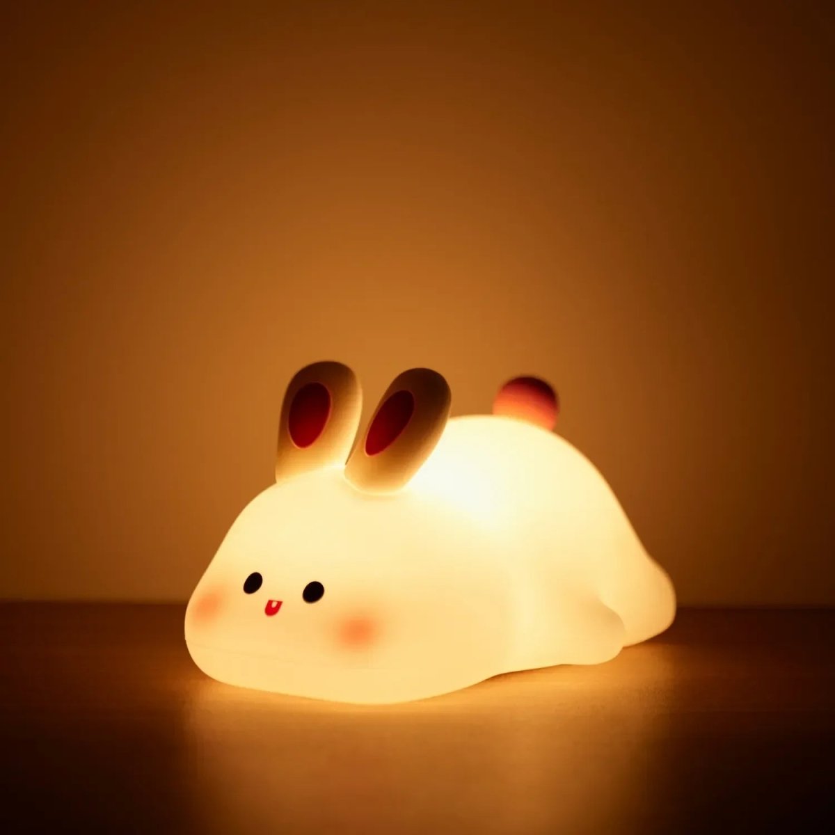 HAPPYTOT – Un compagnon joyeux et apaisant pour un endormissement sûr et détendu.