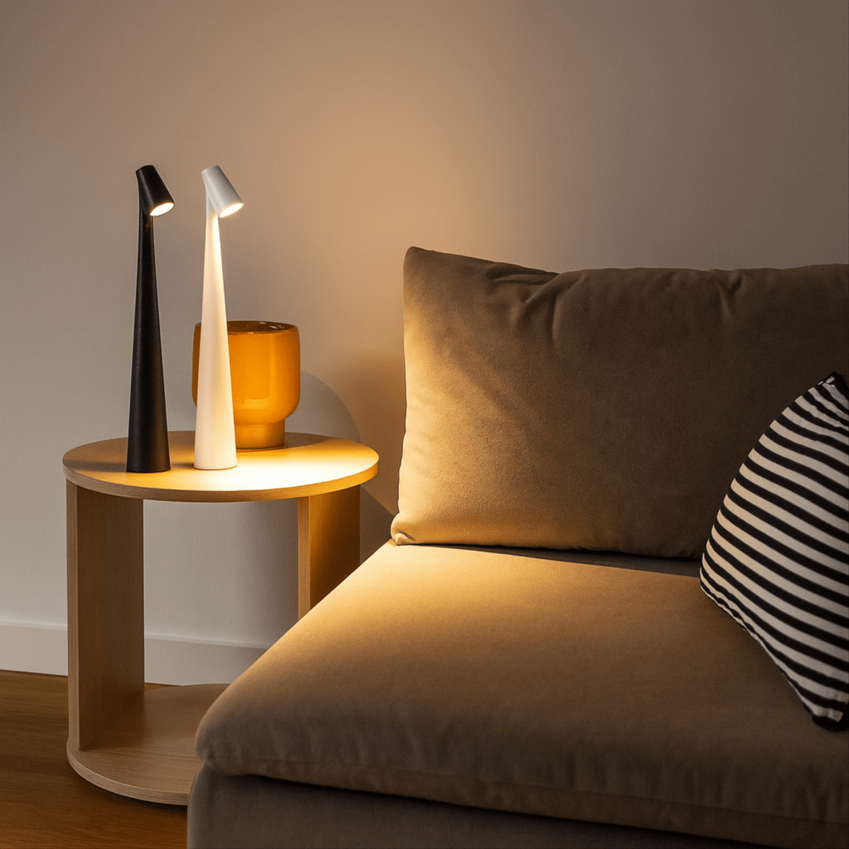 Lampe de table | LED dimmable sans fil | Boîtier en métal | Batterie rechargeable avec 20 heures d'autonomie | Lumora