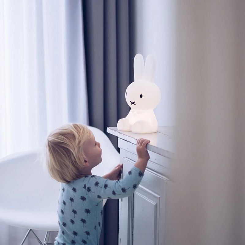 Lampe de table | Élément iconique pour la maison | Figurine lapin minimaliste | BunnyNest