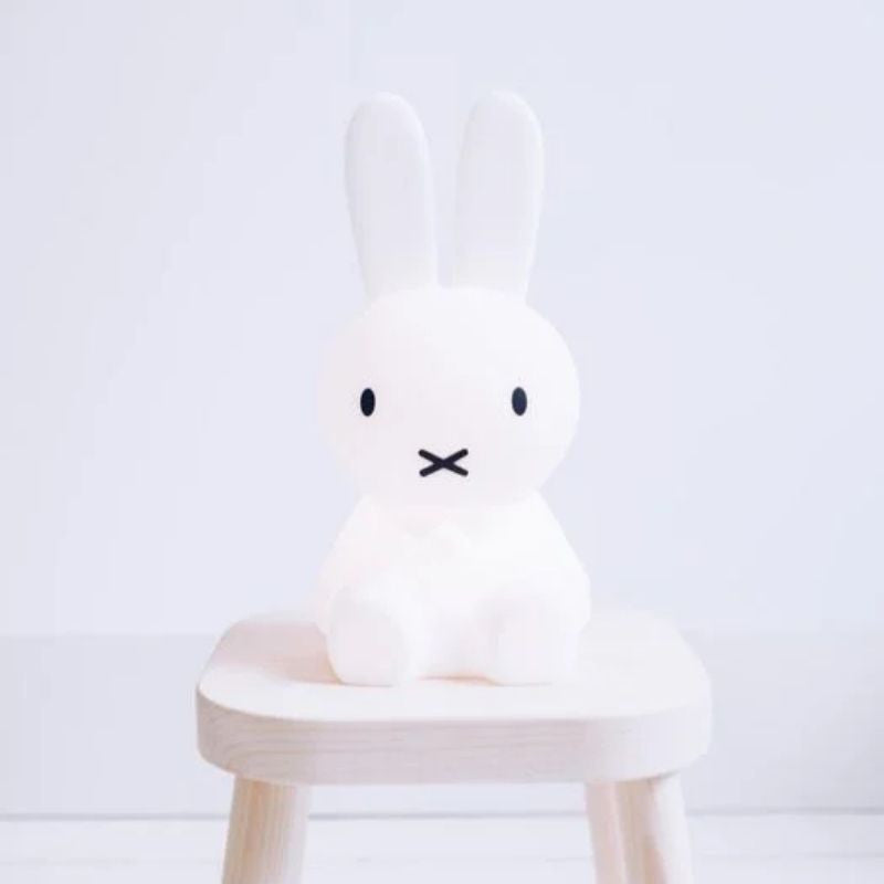 Lampe de table | Élément iconique pour la maison | Figurine lapin minimaliste | BunnyNest