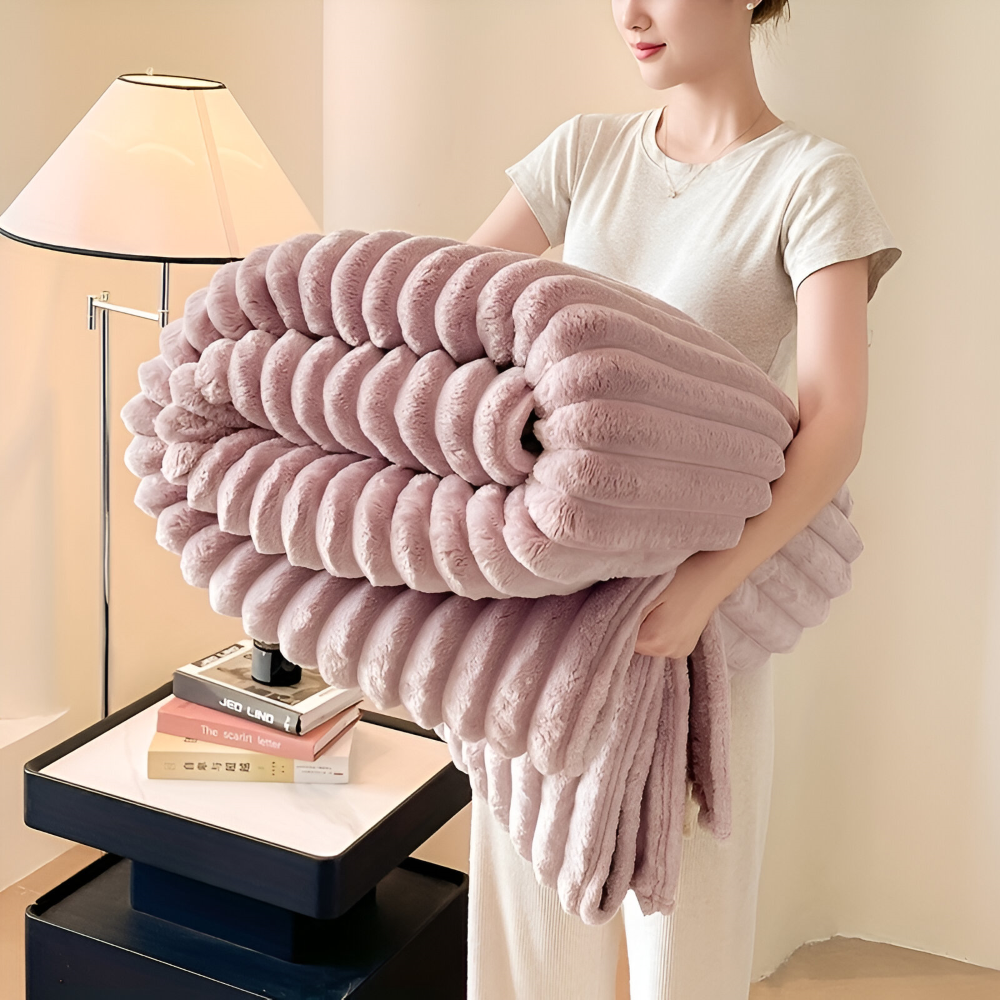 Plaid StripeEase – Couverture en Fleece Ultra-Douce avec Rayures Élastiques