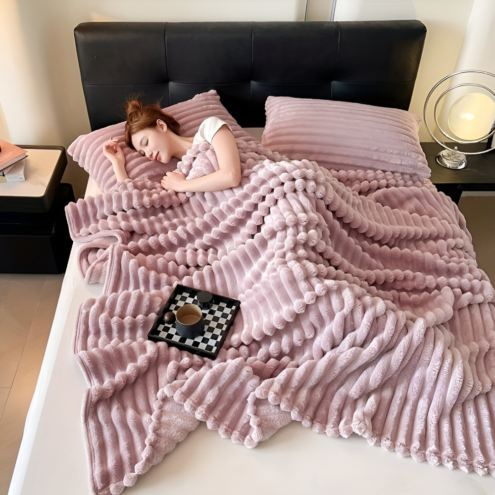 Plaid StripeEase – Couverture en Fleece Ultra-Douce avec Rayures Élastiques