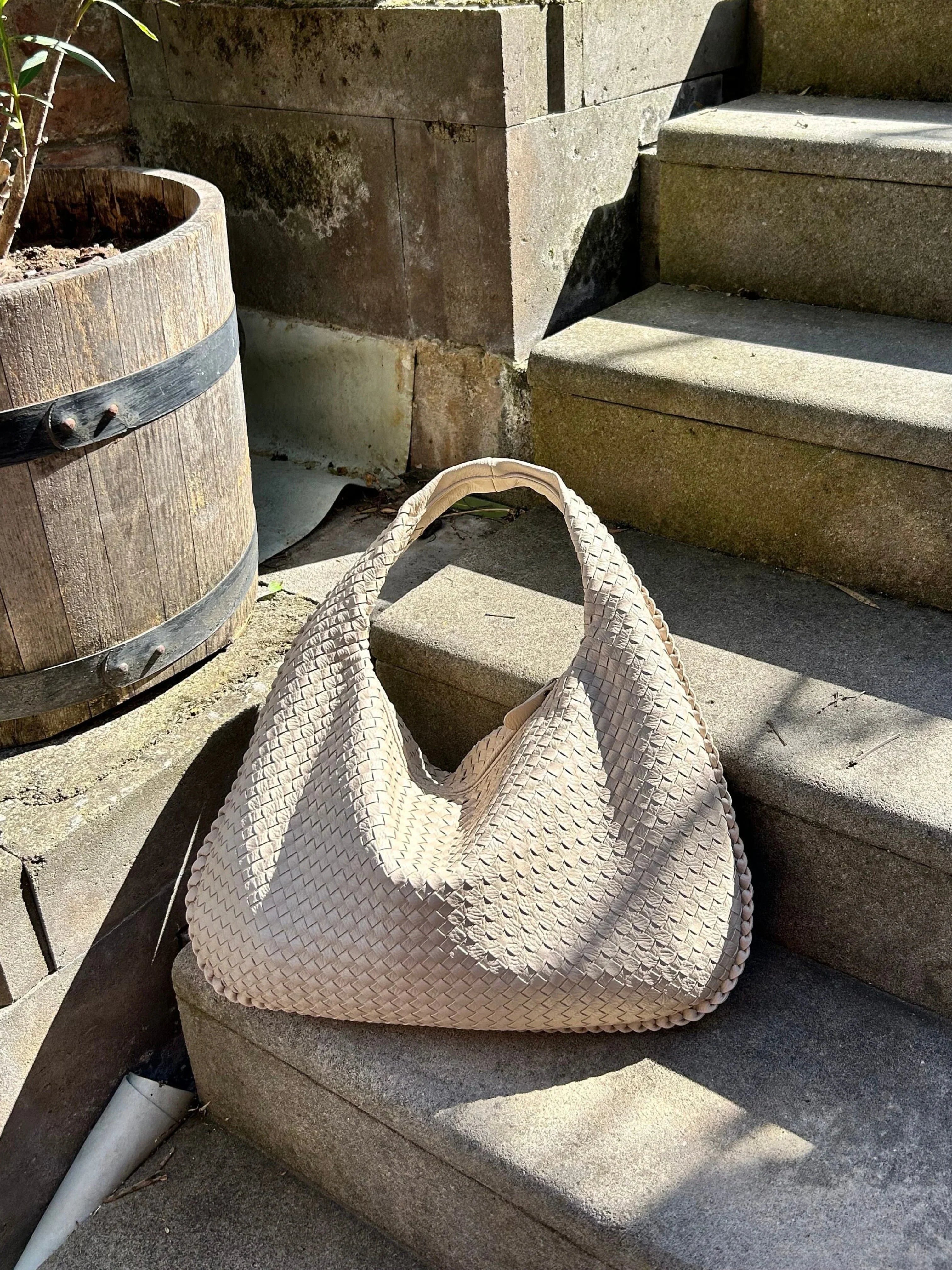 Sac bandoulière | Sac hobo en cuir tressé | Fermeture éclair sécurisée | Aurelia
