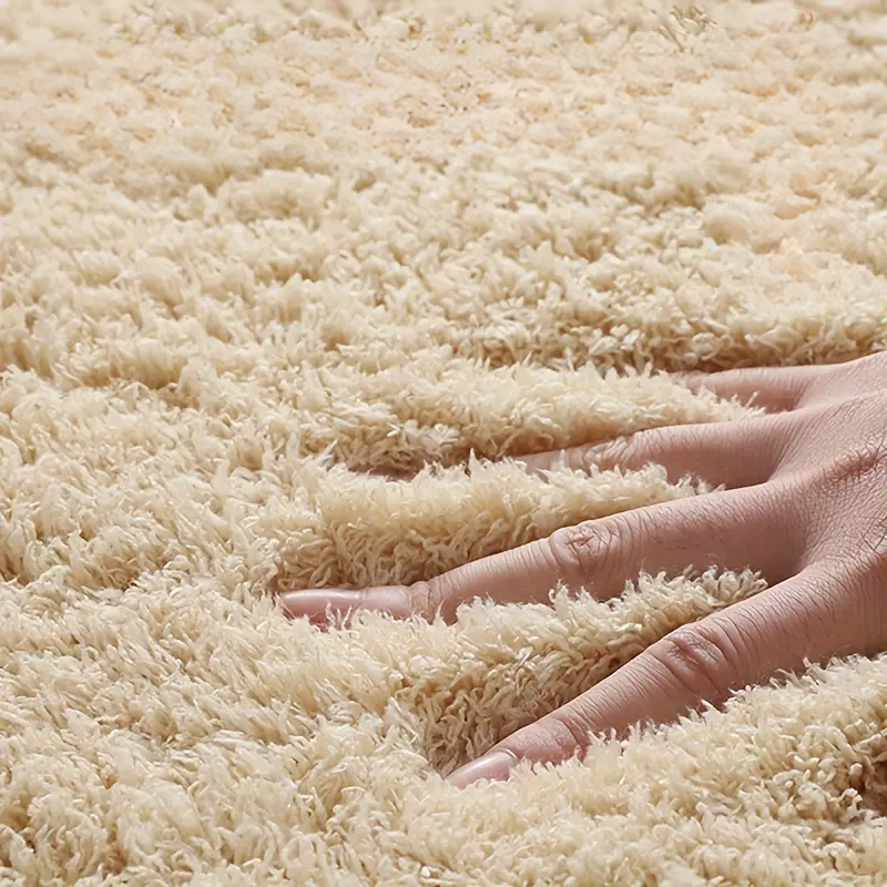 Tapis de bain rectangulaire avec une surface en peluche épaisse