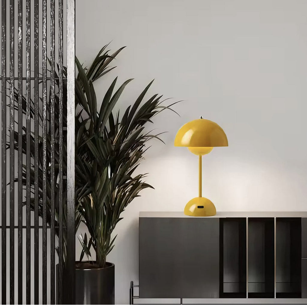 Lampe de table LED compacte