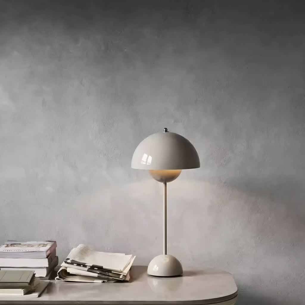 Lampe de table LED compacte