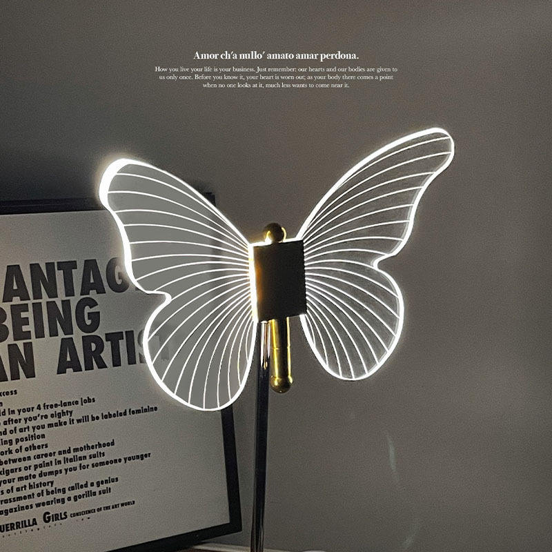 Lampe de table en cristal avec motif de papillon – lampe LED décorative avec lumière chaude