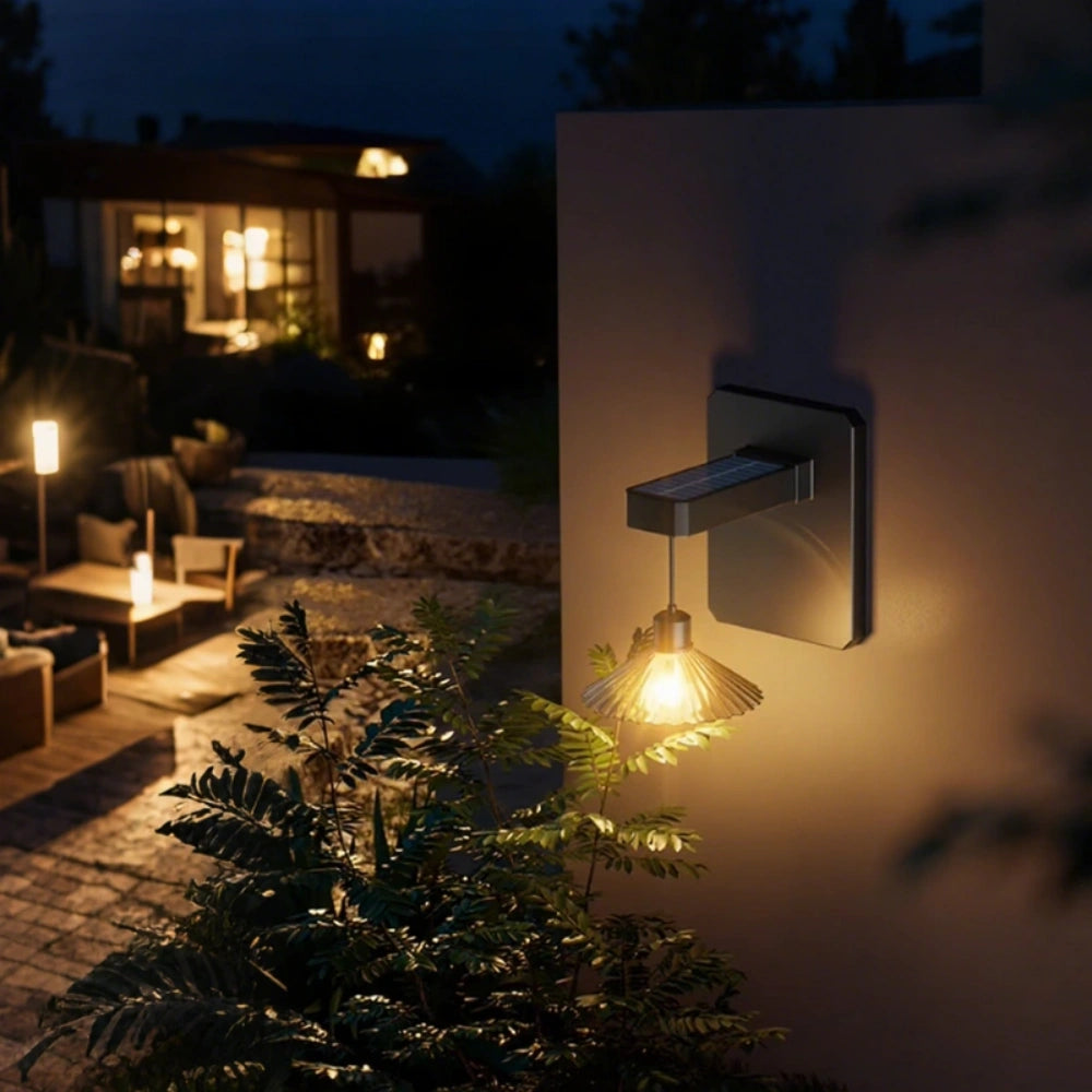 Lampe murale extérieure avec petit abat-jour suspendu