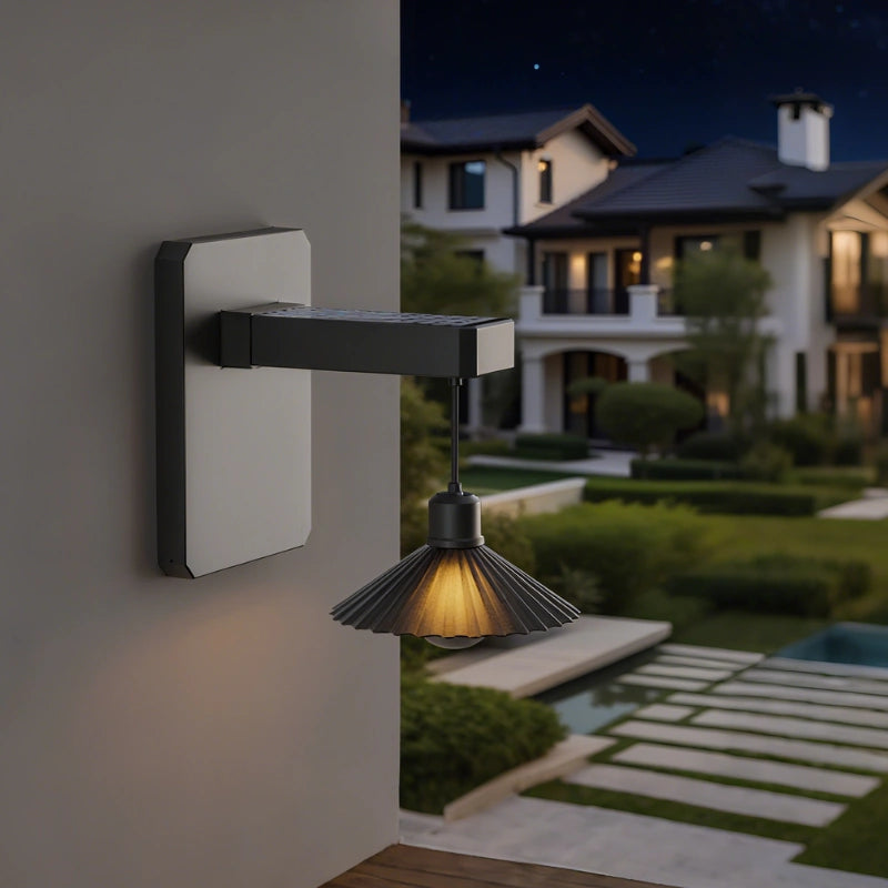 Lampe murale extérieure avec petit abat-jour suspendu