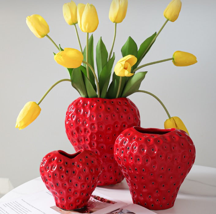 Vase décoratif en céramique en forme de fraise – Parfait pour les fleurs et la décoration de table