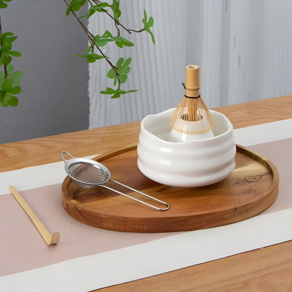 Set de Matcha en Céramique & Bambou 5 Pièces – Bol avec Bec Verseur, Fouet, Support & Passoire – Accessoires de Thé Japonais