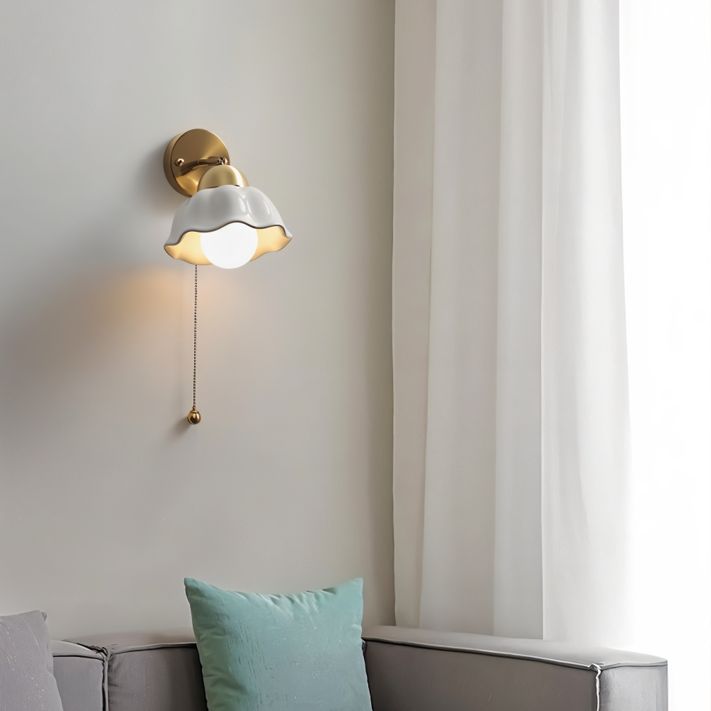 Florielle Applique Murale – Lampe Fleur Française en Blanc et Or pour Chambre à Coucher