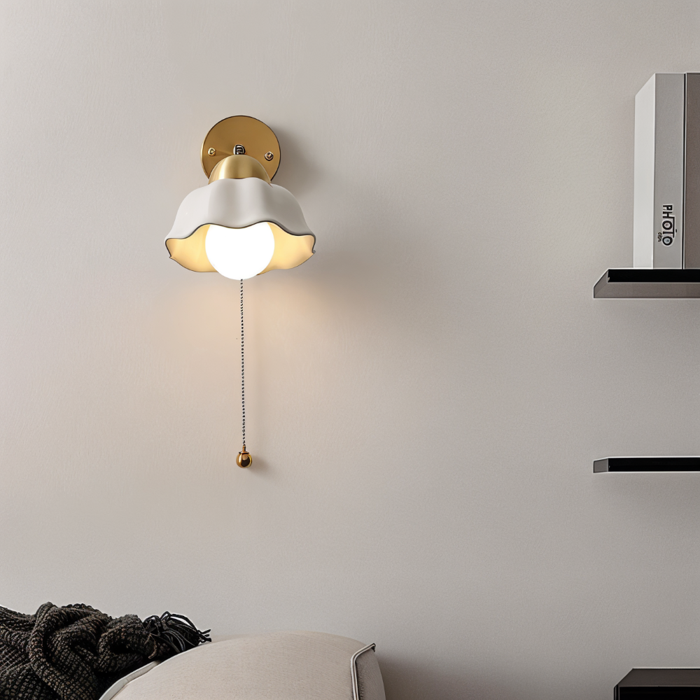 Florielle Applique Murale – Lampe Fleur Française en Blanc et Or pour Chambre à Coucher