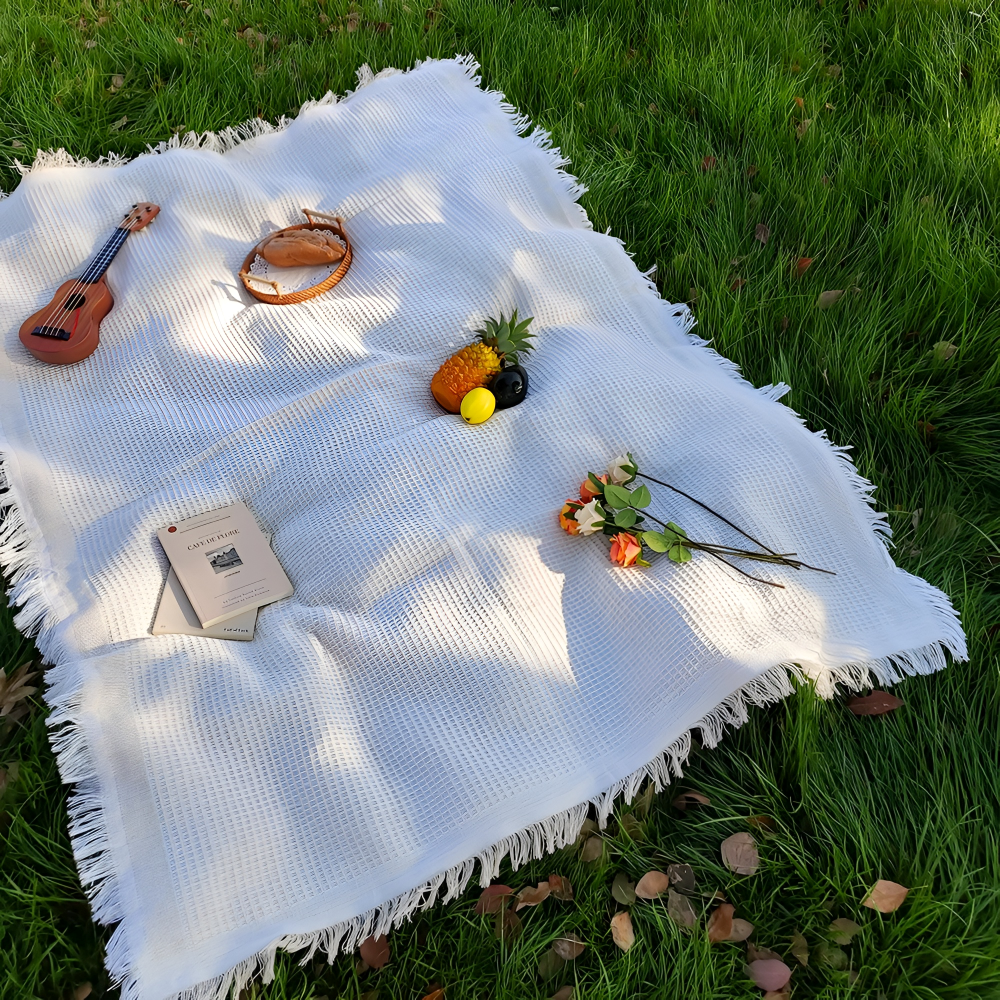 Couverture de pique-nique Boho blanche avec pompons – 90 x 150 cm, Tapis d'extérieur en mélange de coton, Lavable
