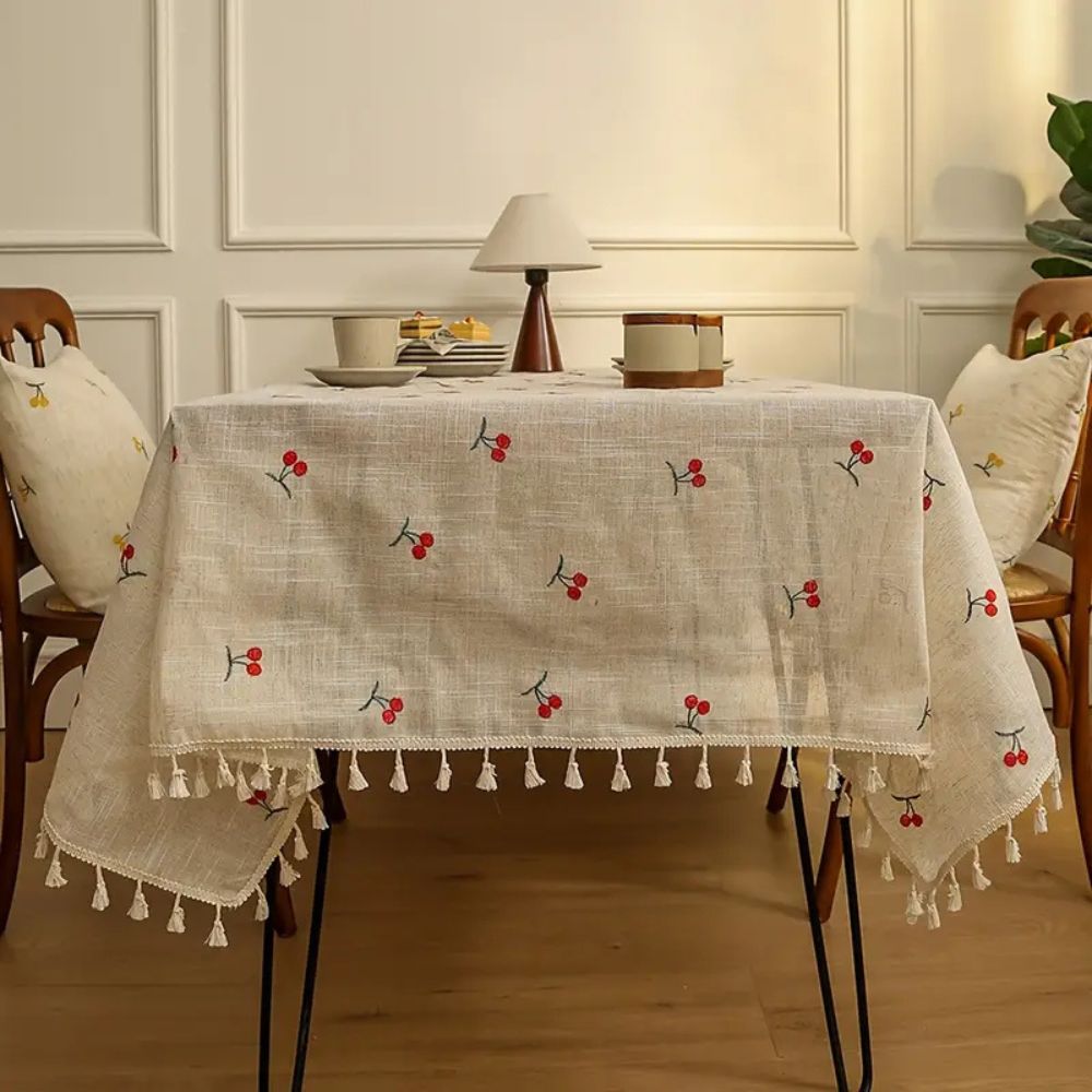 Nappe Vintage Cerise Rouge avec Franges