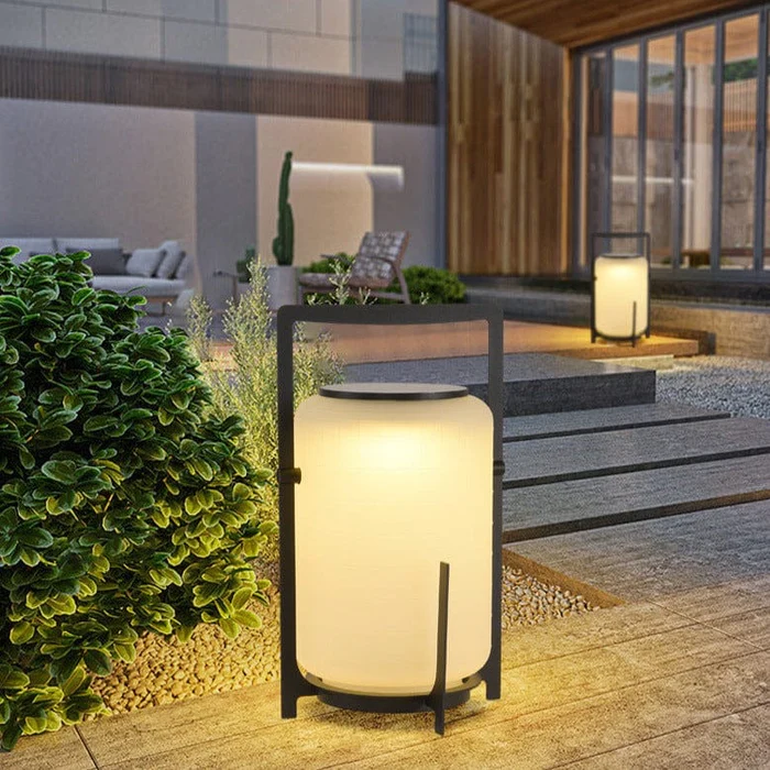 Lampe solaire extérieure autonome avec lumière fermée