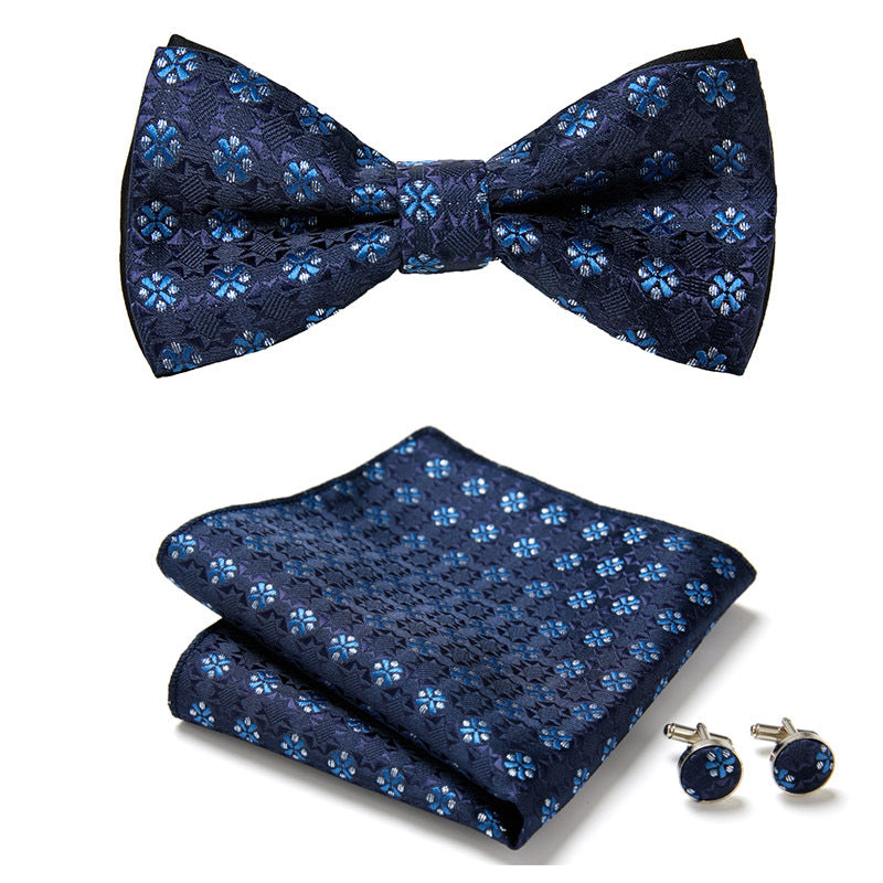 Ensemble de trois pièces avec des nœuds papillon élégants