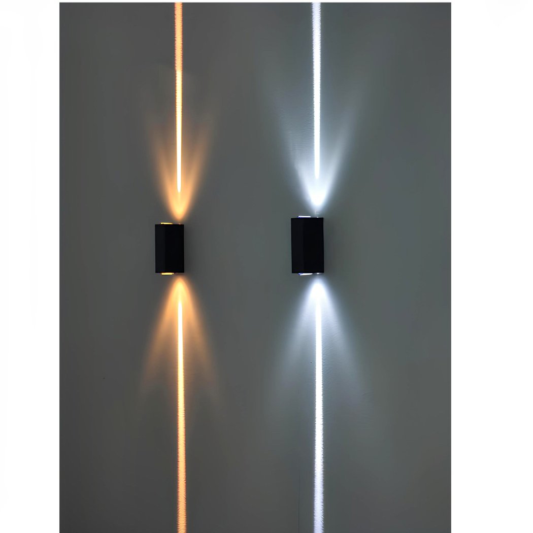 LumiGlow Applique Murale Extérieure – Lumière Ambiance et Résistante aux Intempéries