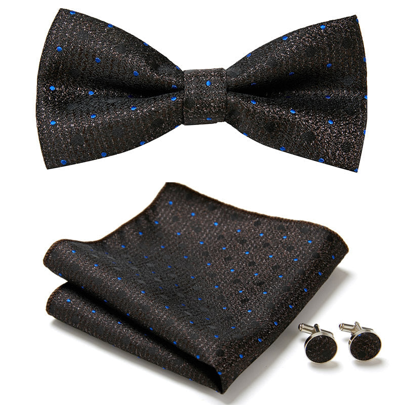Ensemble de trois pièces avec des nœuds papillon élégants