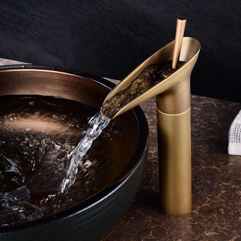 Robinet de Lavabo de Luxe - CascadeFlow
