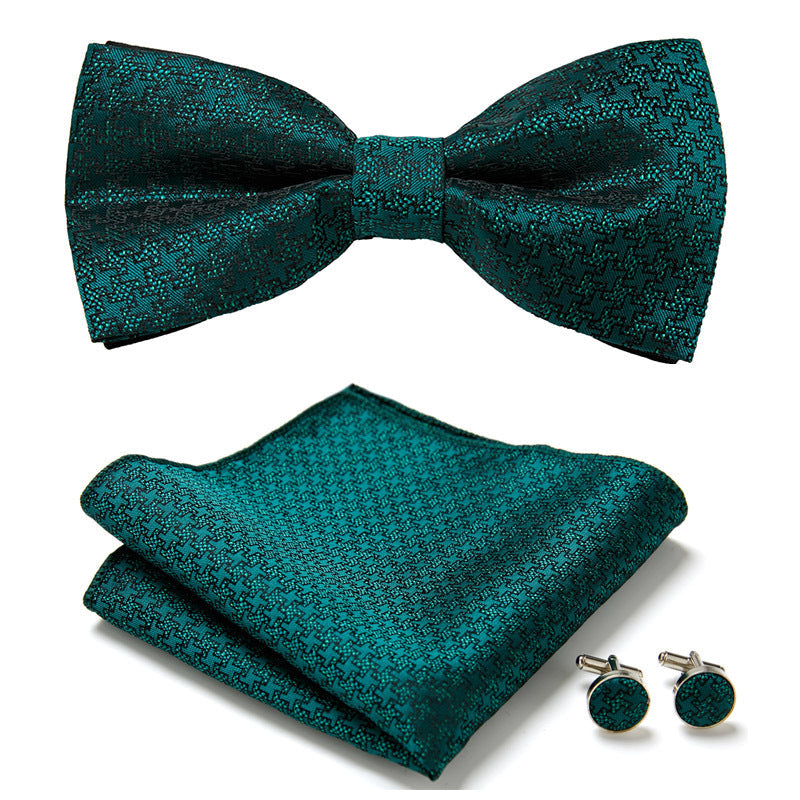 Ensemble de trois pièces avec des nœuds papillon élégants