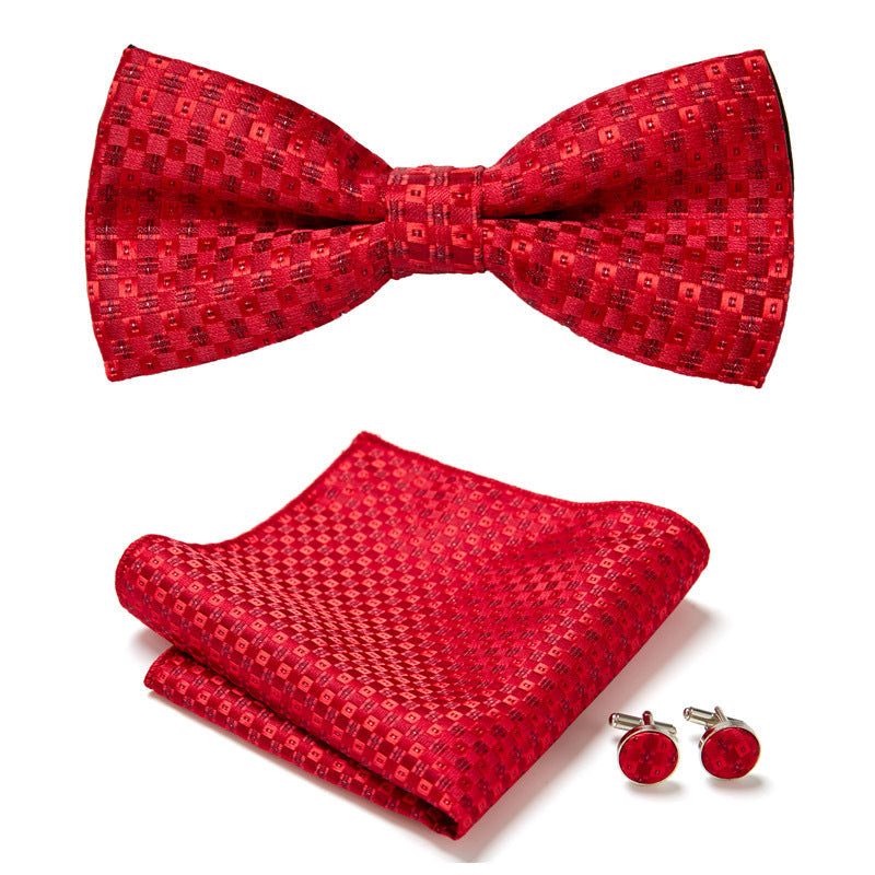 Ensemble de trois pièces avec des nœuds papillon élégants