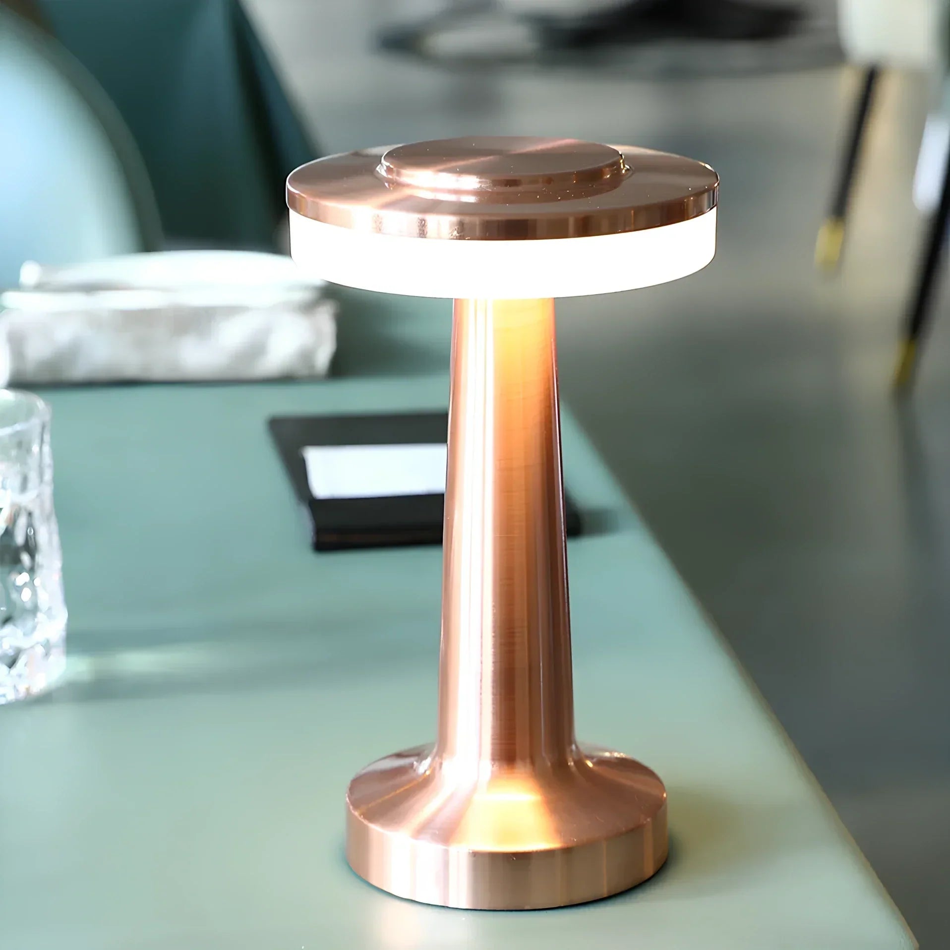 Lampe de table sans fil au style rétro - LumiBar