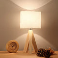 Lampe de table en bois au design moderne